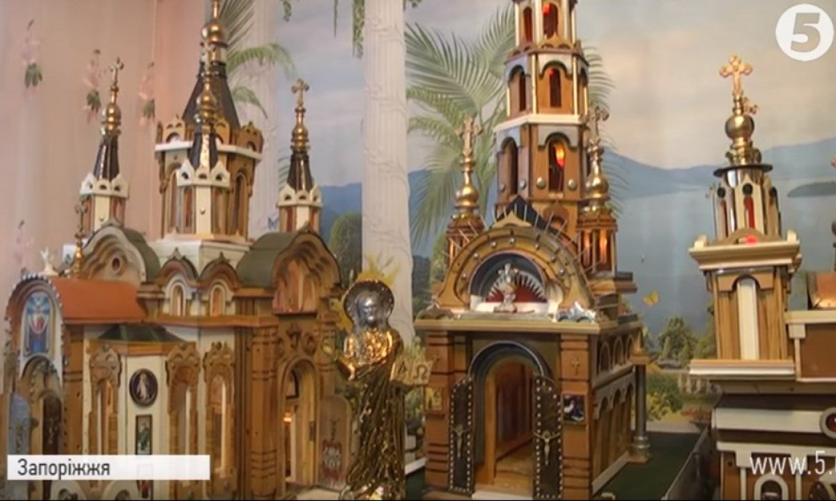 Будівельник із Запоріжжя створює особливі мініатюри храмів