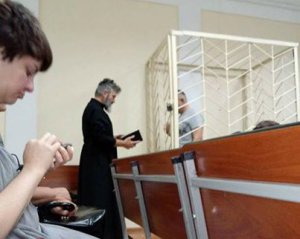 Кримський архієпископ УПЦ КП відвідав у суді заарештованого українця