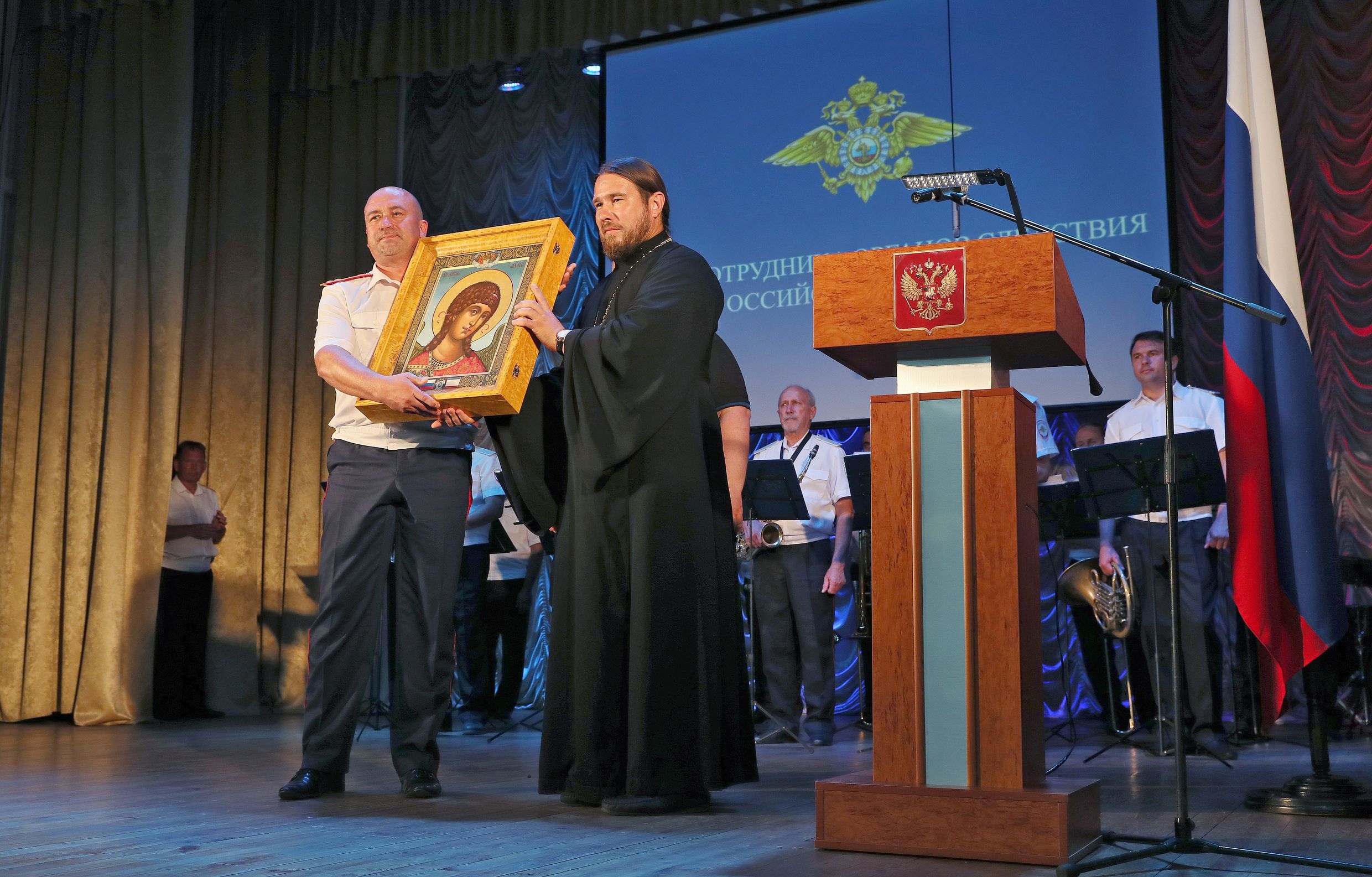 Духовенство УПЦ взяло участь у святкуванні дня слідчих органів РФ у Сімферополі