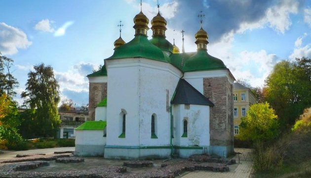 В Киеве реставрируют церковь Спаса на Берестове