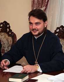 Олександр (Драбинко): Священик не повинен уподібнюватися політрукові