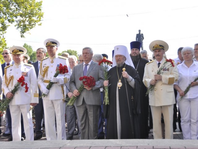 Митрополит УПЦ відсвяткував у Севастополі день військово-морського флоту Росії
