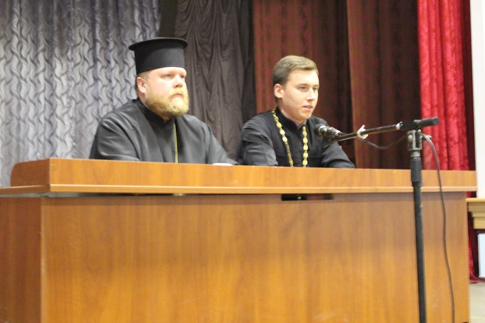 Єпископ УПЦ КП прочитав військовим лекцію про гріх самогубства