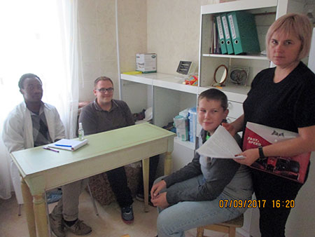Італійські медики через посередництво УГКЦ обстежили дітей з особливими потребами на Буковині