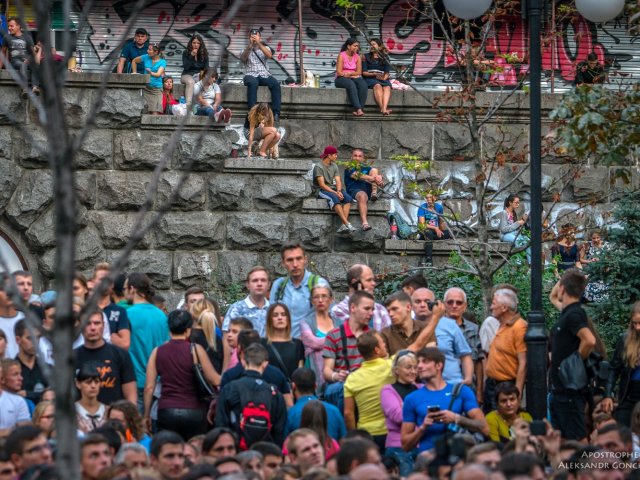 Сотни тысяч горожан в центре Киева слушали проповедь Ника Вуйчича