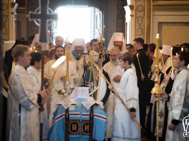 УПЦ поховала Ніжинського митрополита 