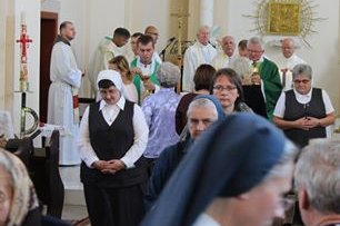Єпархіальні зустрічі для угорської та україномовної католицької молоді проходять на Закарпатті відокремлено