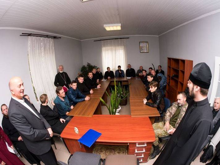 Доктор медицини з Хорватії прочитав відкриту лекцію у Дніпровській семінарії УПЦ КП