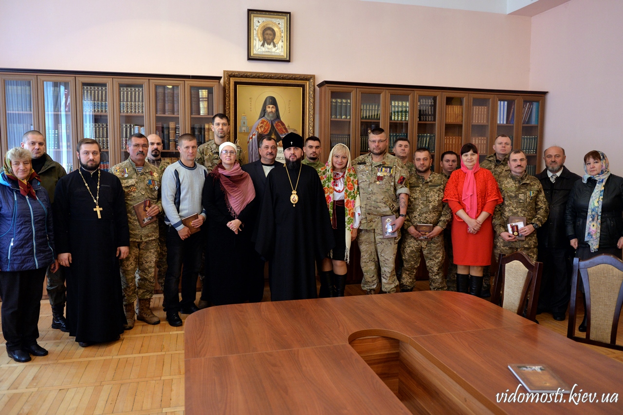 УПЦ КП нагородила групу військових і столичного прокурора