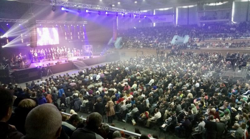 «Конференции помазания» в Харькове собрала 7000 участников