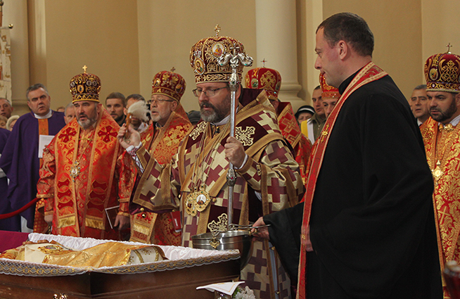 У Львові поховали столітнього єпископа-місіонера, який казав, що майбутнє України “кується” на Сході