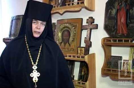 Настоятелька одеського монастиря знову возила дітей до Патріарха Кирила: він подарував їм торт